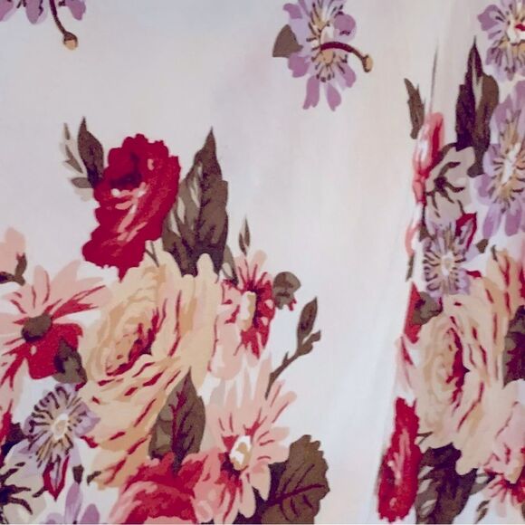 Brandy Melville Kimono Top Cream Floral Print Lightweight Sz OSFA Gorgeous - Picture 2 of 8